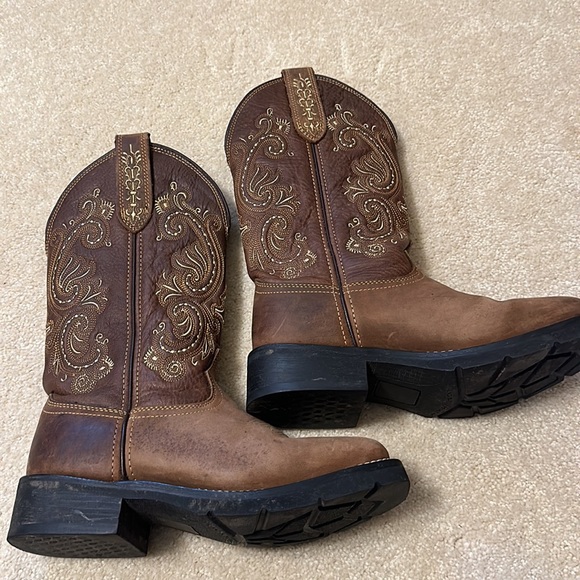 Leather embroidered western boots size 7M square toes - Picture 7 of 8